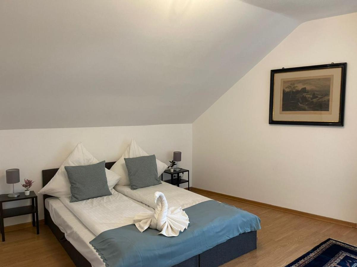 Riverside Attic Apartment Near The Chocolate Museum โคโลญ ภายนอก รูปภาพ